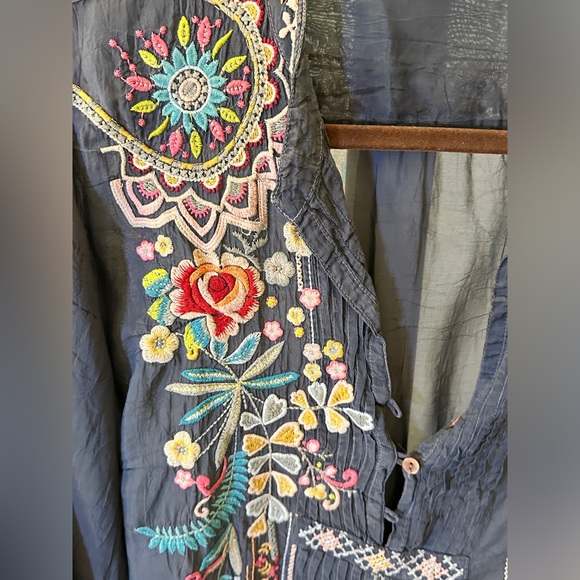Johnny Was Embroidered Blouse - Picture 6 of 11